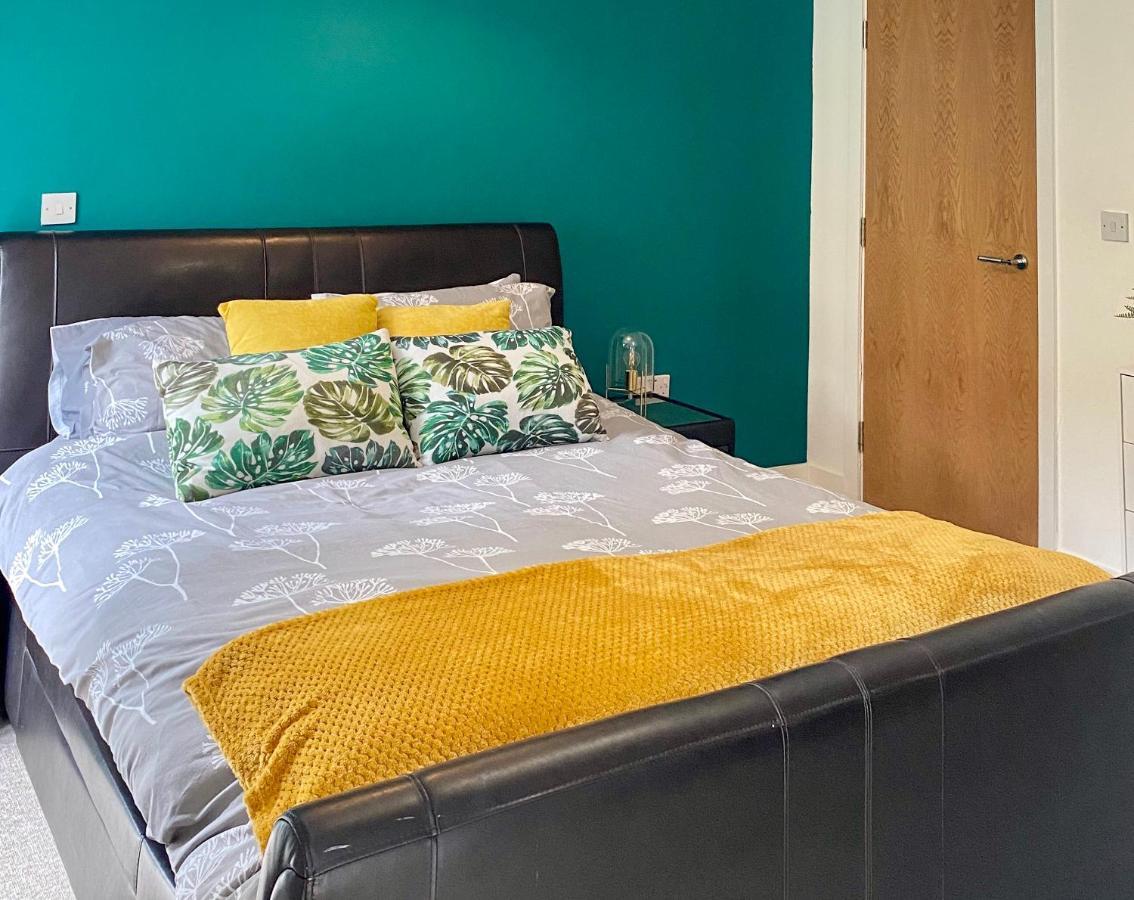 Beautiful, Contemporary 3 Bedroom Apartment Bath Dış mekan fotoğraf