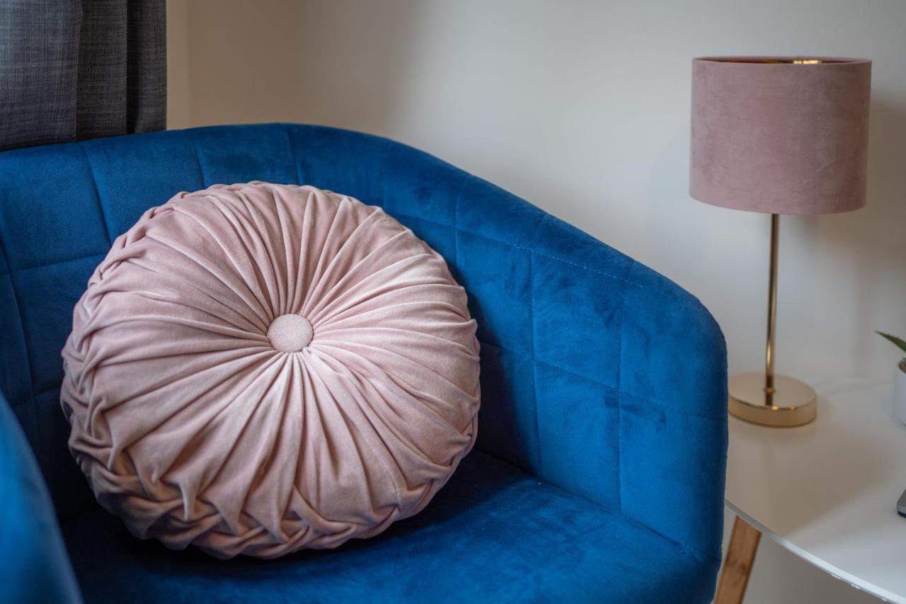 Beautiful, Contemporary 3 Bedroom Apartment Bath Dış mekan fotoğraf